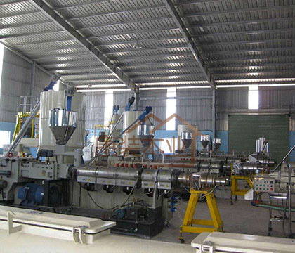 大型生態(tài)木生產(chǎn)車(chē)間